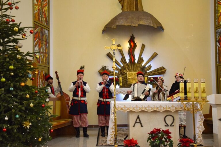 Kolędowanie z Kapelą z Łapanowa – Galeria